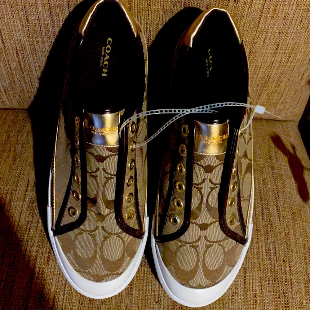 NWOT Coach shoes size 8.5, tan/gold. Sold as shown